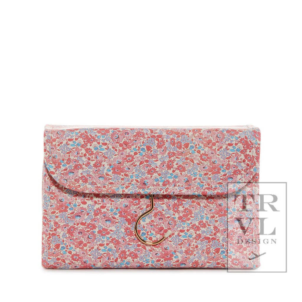 Luxe Hanging Toiletry Case Marseille With Pink Pinstripe