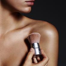 Living Glow Face & Body Retractable Brush